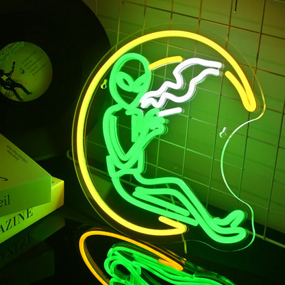 Moon Smoking Alien 5V USB LED Neon Sign - Budget Friendly