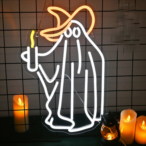 De afbeelding toont een levendig Ghost LED-neonbord.