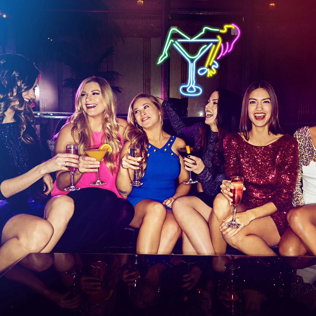 Vrouw die in een cocktailglas ligt – LED-neonreclame (5 V USB)