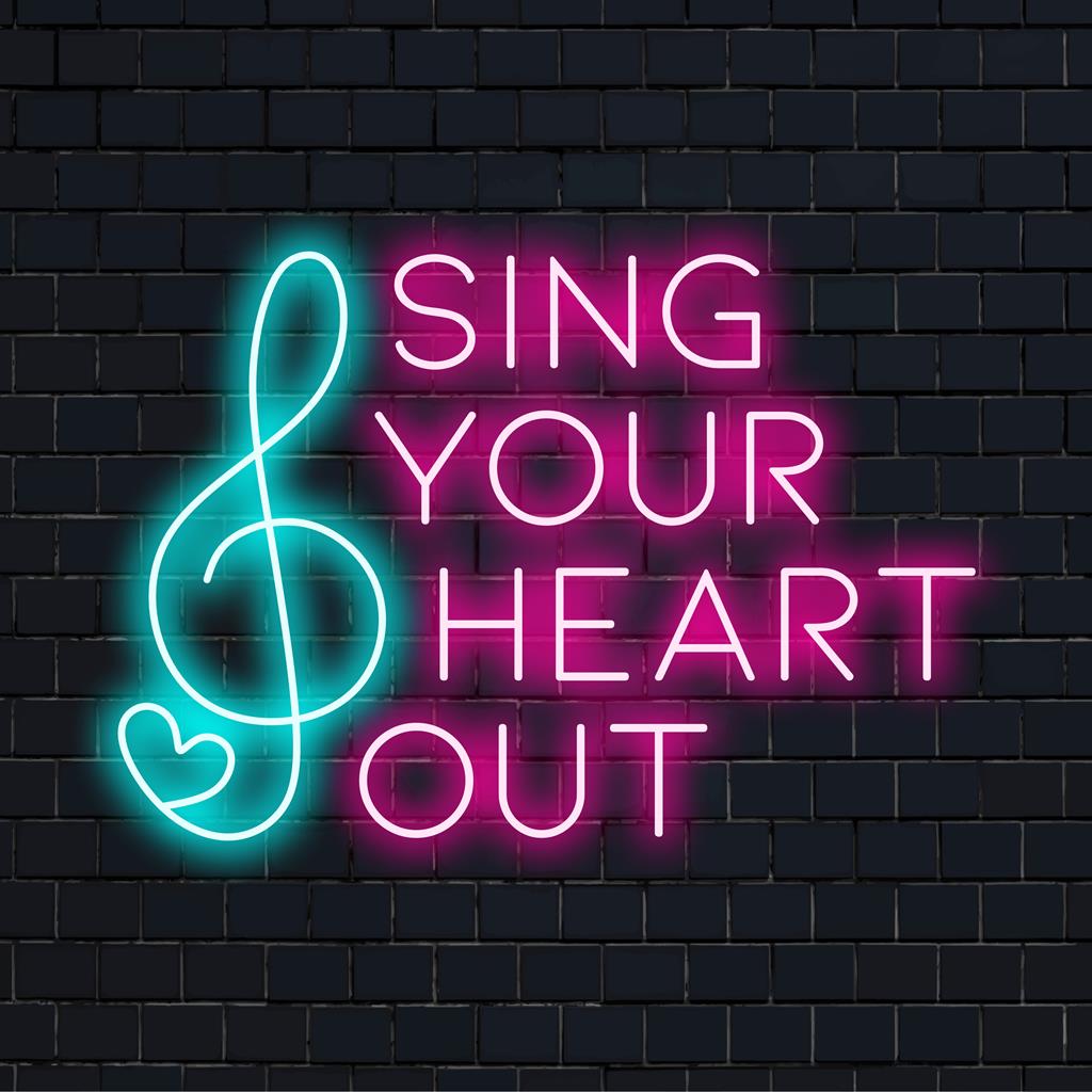 Aangepast LED-neonbord met de tekst Sing Your Heart Out, levendige neonkunst voor persoonlijke expressie en decoratie.
