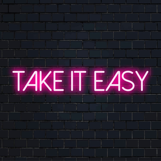 Levendig, op maat gemaakt LED-neonbord voor een relaxte sfeer met de tekst Take It Easy. Perfecte neontekstkunst voor elke ruimte.