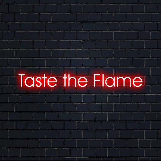 Levendig, op maat gemaakt LED-neonbord met de tekst Taste The Flame straalt vurige energie uit, perfect voor dynamische ruimtes.