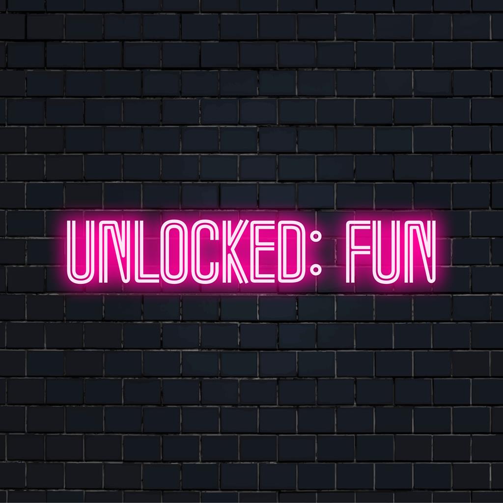 Kleurrijk LED-neonbord met de tekst Unlocked Fun, dat levendige energie uitstraalt en perfect is voor unieke wandkunst en vrolijke interieurdecoraties.